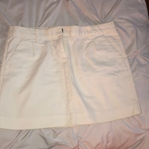 Super cute white mini skirt!